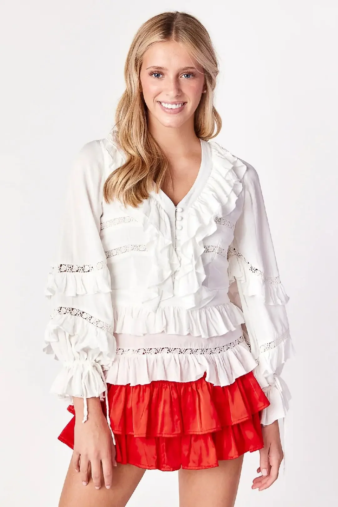 Blusa blanca con volantes